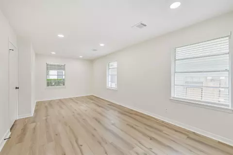 Living - 4422 Libbey Ln, Houston, TX 77092 photo 7 of 8