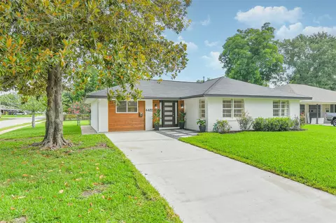 Exterior - 4422 Libbey Ln, Houston, TX 77092 photo 4 of 8