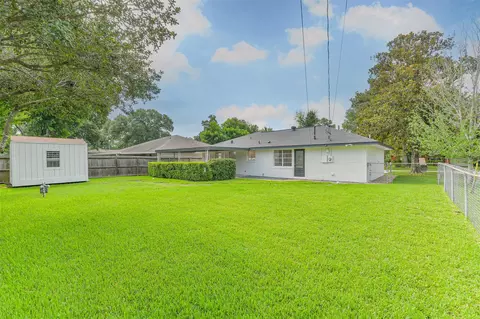 Exterior - 4422 Libbey Ln, Houston, TX 77092 photo 6 of 8