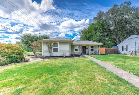 237 Mclemore Dr, Alvin, TX 77511