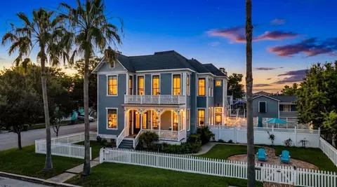 1728 Avenue M, Galveston, TX 77550