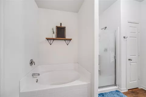Bath - 319 Falling Pine Dr, Conroe, TX 77304 photo 3 of 5