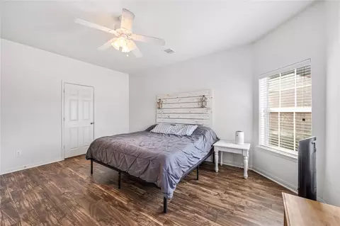 Bedroom - 319 Falling Pine Dr, Conroe, TX 77304 photo 2 of 5