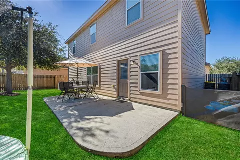 Exterior - 319 Falling Pine Dr, Conroe, TX 77304 photo 4 of 5