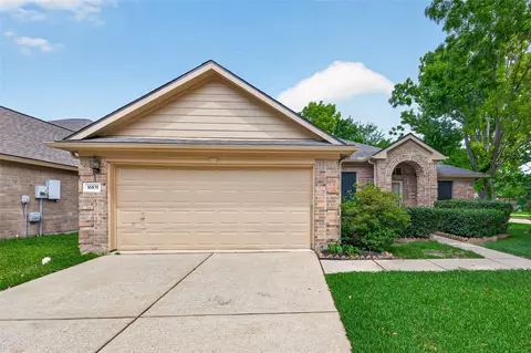 16831 Dunbar Grove Ct, Sugar Land, TX 77498
