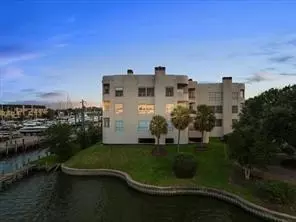 1302 Marina Bay Dr #201A, Kemah, TX 77565