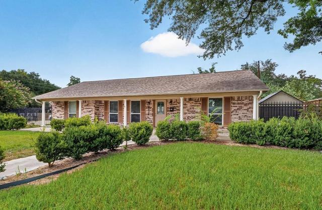 8522 Westview Dr, Houston, TX 77055