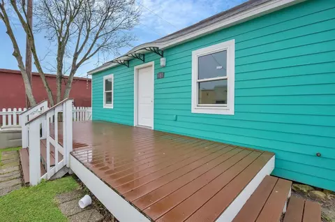 617 4th Ave N, Texas City, TX 77590