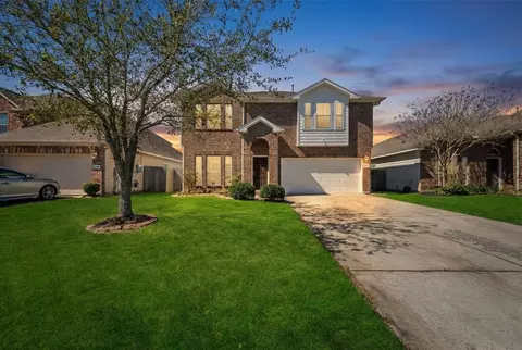 512 Forest Village Cir, La Marque, TX 77568