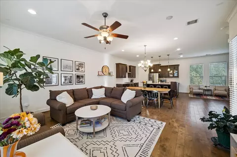 1165 Beasley Hills Ln, Houston, TX 77008