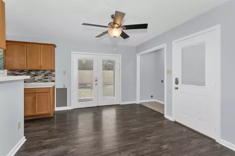 Entry Way - 586 Diggs Rd, Willis, TX 77378 photo 2 of 3