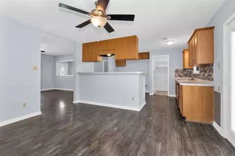 Living - 586 Diggs Rd, Willis, TX 77378 photo 4 of 4