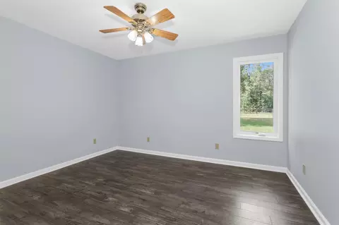 Bedroom - 586 Diggs Rd, Willis, TX 77378 photo 1 of 6
