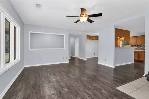 Living - 586 Diggs Rd, Willis, TX 77378 photo 2 of 4