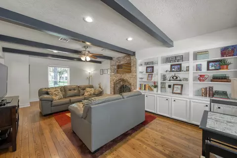 Living - 6107 Craigway Rd, Spring, TX 77389 photo 1 of 2