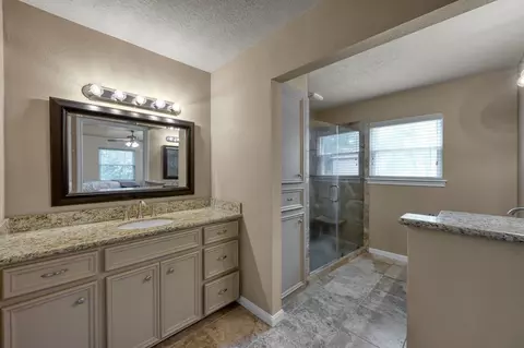 Bath - 6107 Craigway Rd, Spring, TX 77389 photo 1 of 3