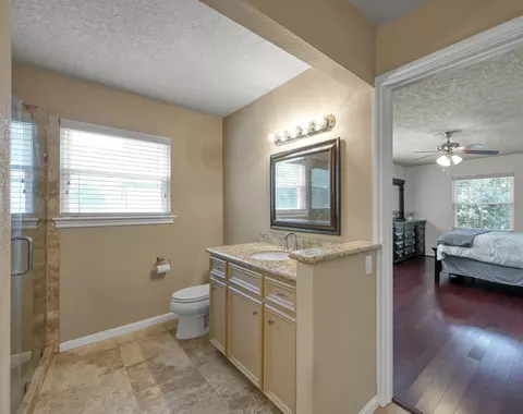 Bath - 6107 Craigway Rd, Spring, TX 77389 photo 2 of 3