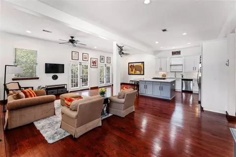 415 W 8th St, Houston, TX 77007