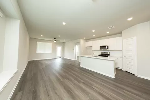 Living - 13549 Sauger Ct, Conroe, TX 77384 photo 2 of 5