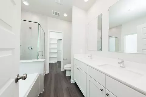 Bath - 13549 Sauger Ct, Conroe, TX 77384 photo 1 of 2