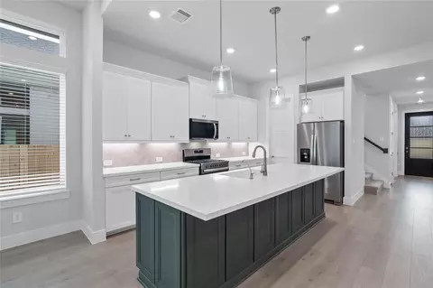 Kitchen - 2035 Forest Stream Way, Conroe, TX 77304 photo 4 of 6