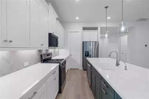 Kitchen - 2035 Forest Stream Way, Conroe, TX 77304 photo 3 of 6