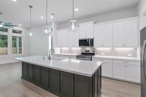 Kitchen - 2035 Forest Stream Way, Conroe, TX 77304 photo 5 of 6