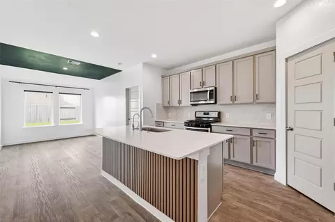 Kitchen - 1710 Mountain Echo Dr, Richmond, TX 77469 photo 1 of 6