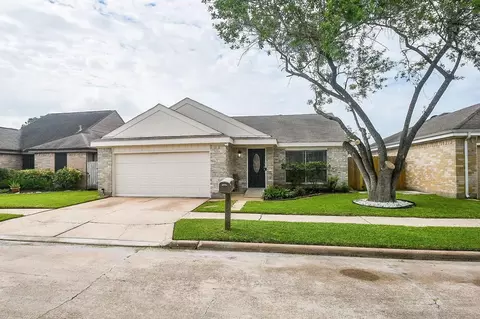 13507 Dripping Springs Dr, Houston, TX 77083