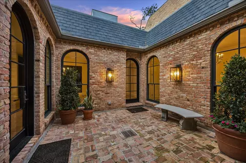5731 Indian Cir, Houston, TX 77057