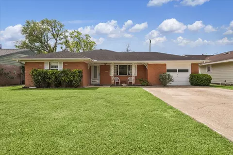 6131 Birdwood Rd, Houston, TX 77074