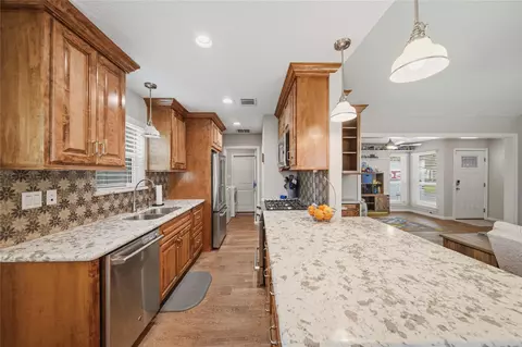 15714 Wandering Trl, Friendswood, TX 77546