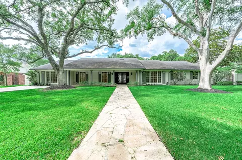 5702 Bayou Glen Rd, Houston, TX 77057