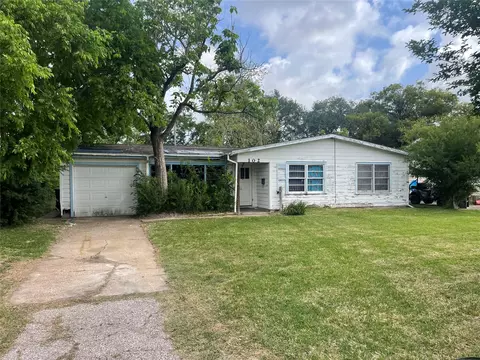 102 19th Ave N, Texas City, TX 77590