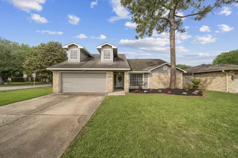 16826 Cobble Ridge Dr, Sugar Land, TX 77498