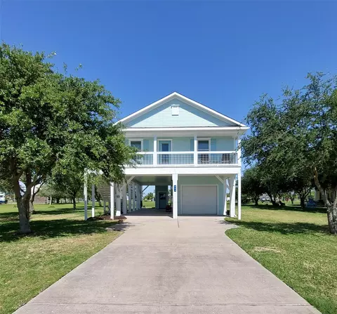 805 Nelson Ave, Port Bolivar, TX 77650