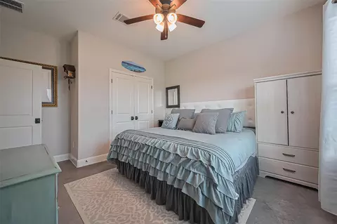 Bedroom - 16702 Dipple Rd, Guy, TX 77444 photo 2 of 4
