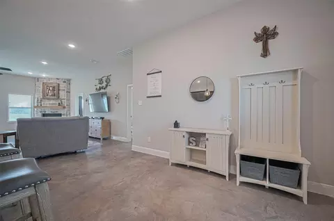 Entry Way - 16702 Dipple Rd, Guy, TX 77444 photo 1 of 1