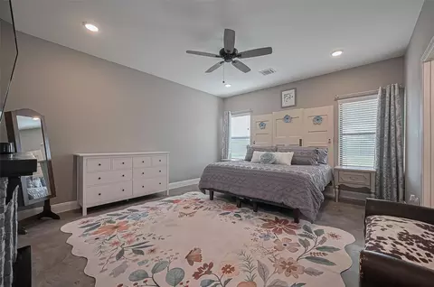 Bedroom - 16702 Dipple Rd, Guy, TX 77444 photo 3 of 4