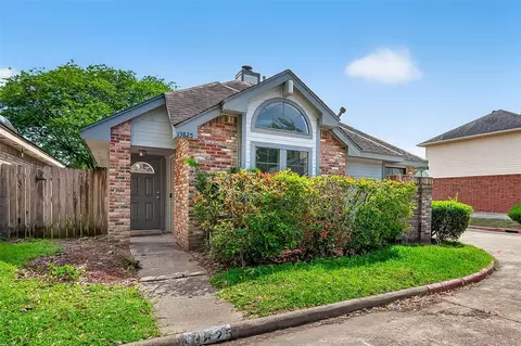 13825 Purplemartin St, Houston, TX 77083