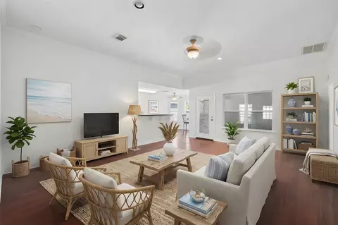 11 Clara Barton Ln, Galveston, TX 77551