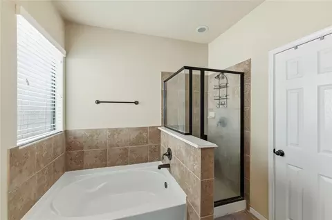 Bath - 5643 Round Robin Dr, Katy, TX 77449 photo 2 of 4