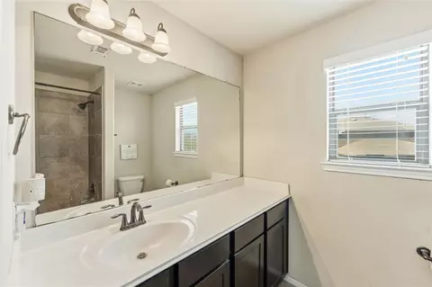 Bath - 5643 Round Robin Dr, Katy, TX 77449 photo 4 of 4