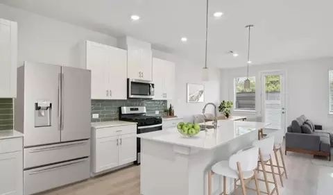 702 Sand Dollar Dr, Kemah, TX 77565