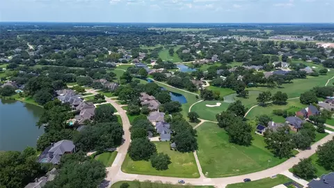 5319 Waterbeck St, Weston Lakes, TX 77441