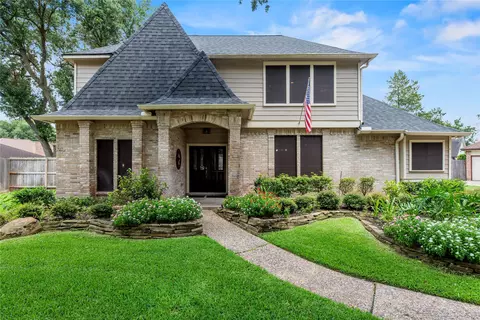 7806 Spruce Cove Dr, Houston, TX 77095