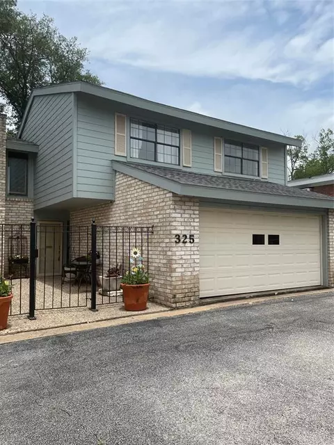 325 E Main St, Brenham, TX 77833