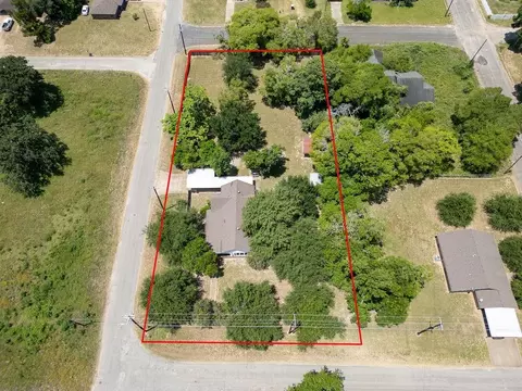 211 S Olive St, Grapeland, TX 75844