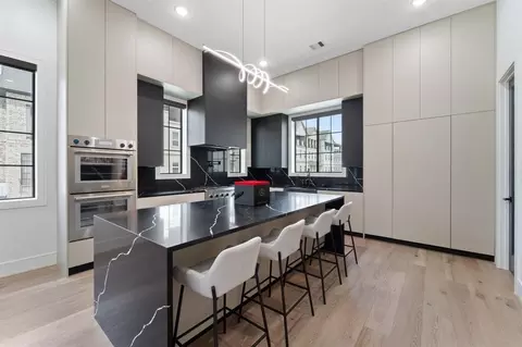 948 Blackshire Ln, Houston, TX 77055