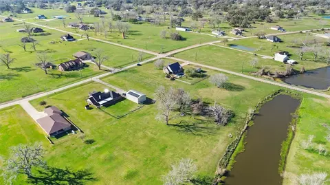 819 Mill Rd, Angleton, TX 77515 photo 12